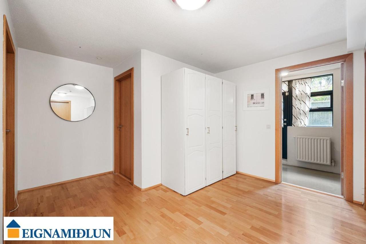 Large Apartment Close To The Centre Ρέυκιαβικ Εξωτερικό φωτογραφία